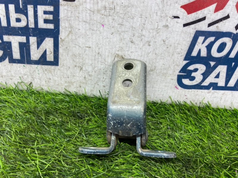 Петля двери TOYOTA COROLLA AE100 5A-FE передняя правая (б/у)