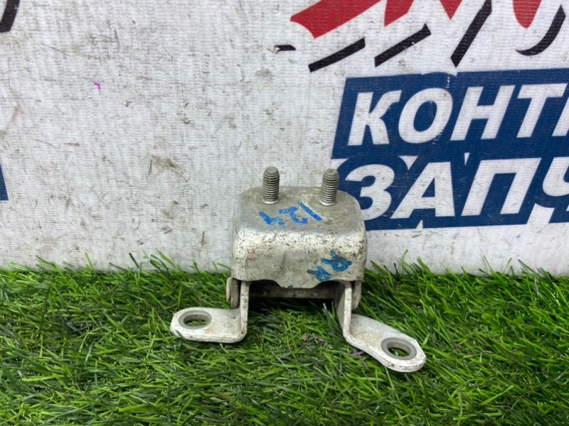 Петля двери TOYOTA COROLLA NZE124 1NZ-FE задняя правая (б/у)