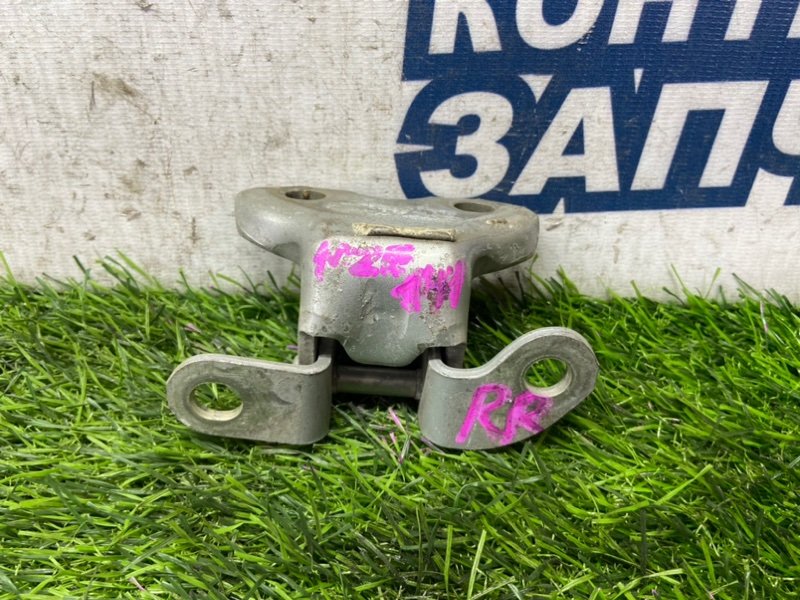 Петля двери TOYOTA COROLLA NZE141 1NZ-FE задняя правая (б/у)