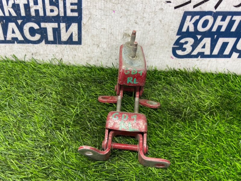 Петля двери HONDA FIT GD1 L15A задняя левая (б/у)