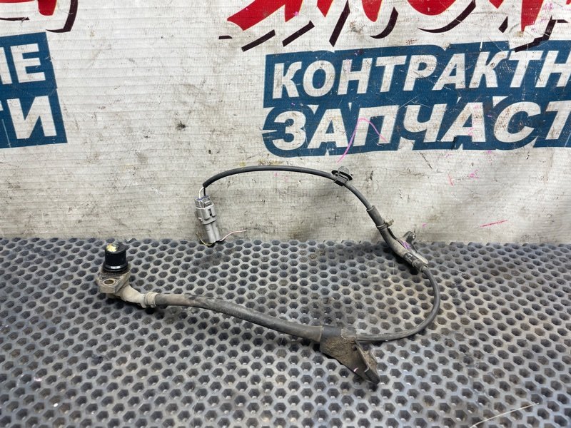 Датчик abs TOYOTA MARK II JZX110 1JZ-FSE передний правый (б/у) Датчик abs TOYOTA MARK II JZX110 1JZ-FSE передний правый (б/у)