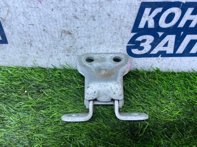 Петля двери TOYOTA PORTE NNP11 1NZ-FE передняя правая (б/у)