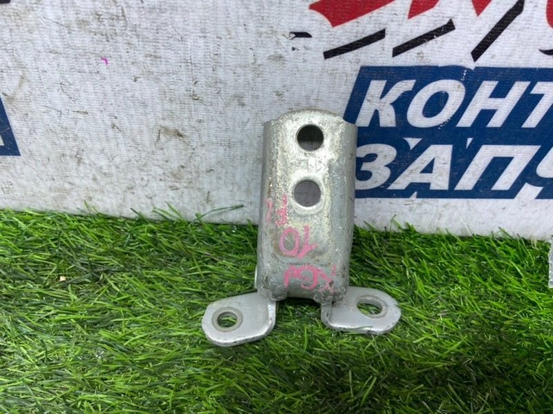 Петля двери TOYOTA IQ KGJ10 1KR-FE передняя левая (б/у)