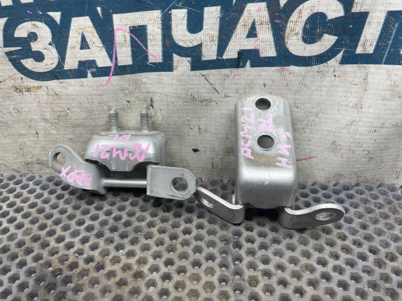 Петля двери TOYOTA IPSUM ACM21 2AZ-FE задняя левая (б/у)