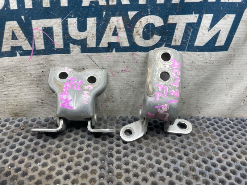 Петля двери TOYOTA IPSUM ACM21 2AZ-FE передняя левая (б/у)