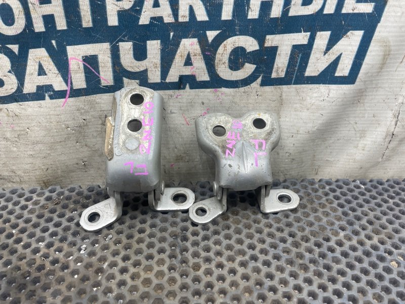 Петля двери TOYOTA WISH ZNE10 1ZZ-FE передняя левая (б/у)