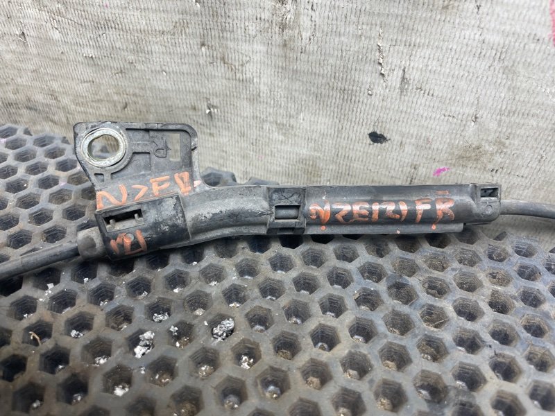 Датчик abs TOYOTA COROLLA NZE121 1NZ-FE передний правый (б/у)