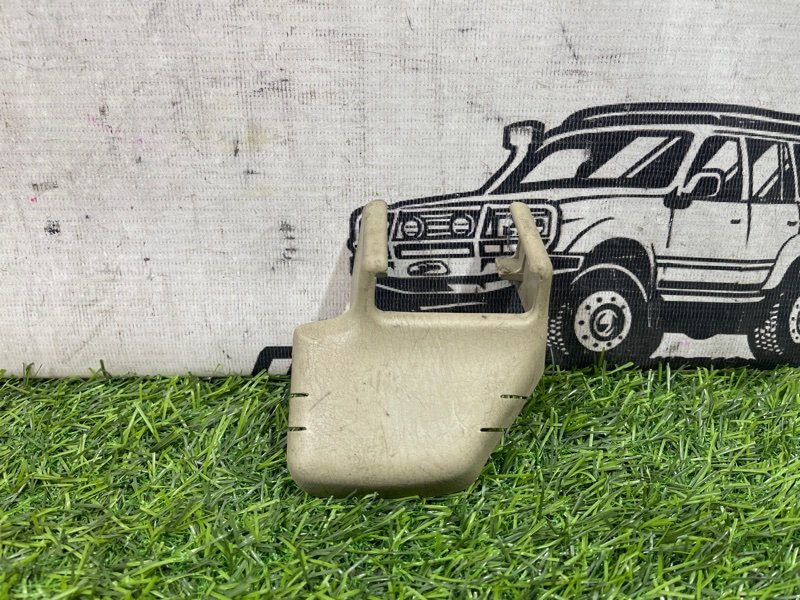 Крышка петли сиденья TOYOTA LAND CRUISER UZJ100 2UZ-FE (б/у)