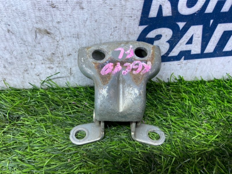 Петля двери TOYOTA PASSO KGC10 1KR-FE передняя левая (б/у)
