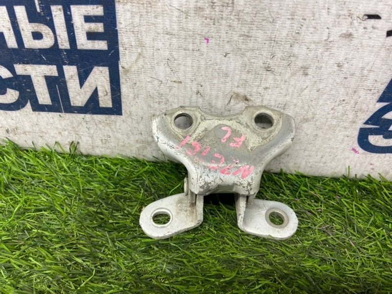 Петля двери TOYOTA COROLLA FIELDER NZE161 1NZ-FE передняя левая (б/у)