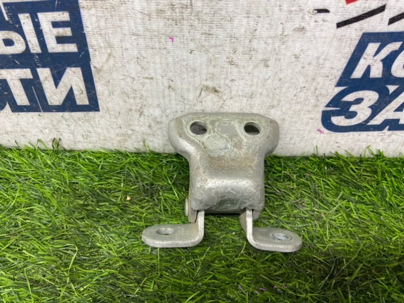 Петля двери TOYOTA VITZ KSP90 1KR-FE передняя левая (б/у)