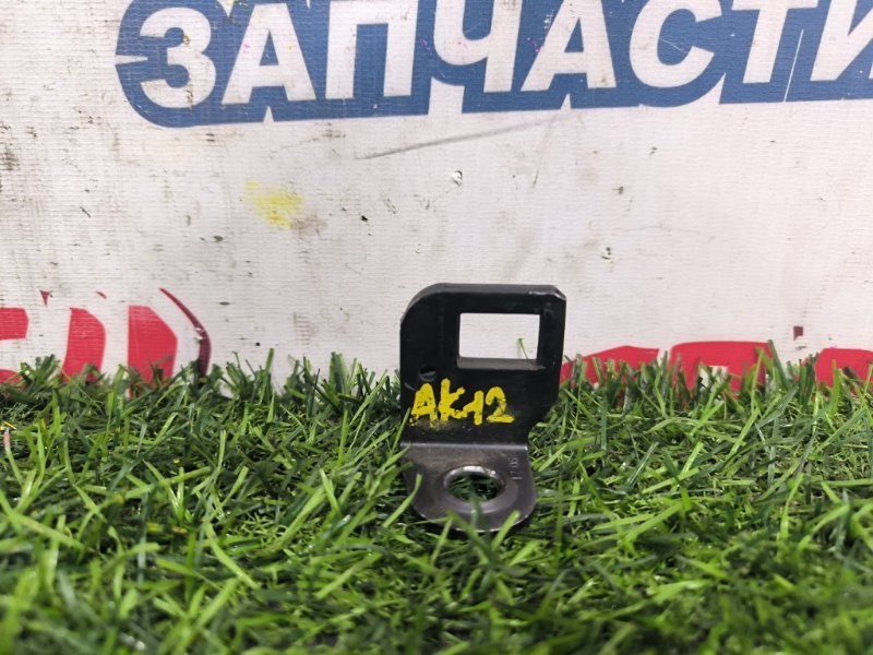 Петля замка багажника NISSAN MARCH AK12 CR12DE (б/у)