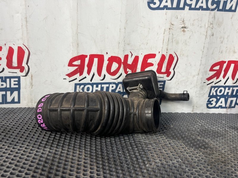 Патрубок воздушного фильтра NISSAN SERENA C26 MR20DD 2011 (б/у)