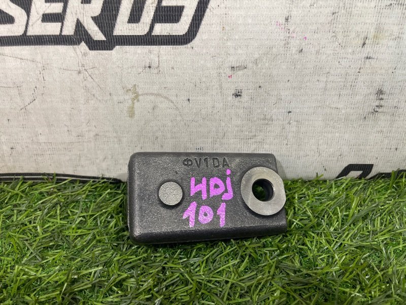 Кронштейн TOYOTA LAND CRUISER HDJ101 1HD-FTE (б/у)