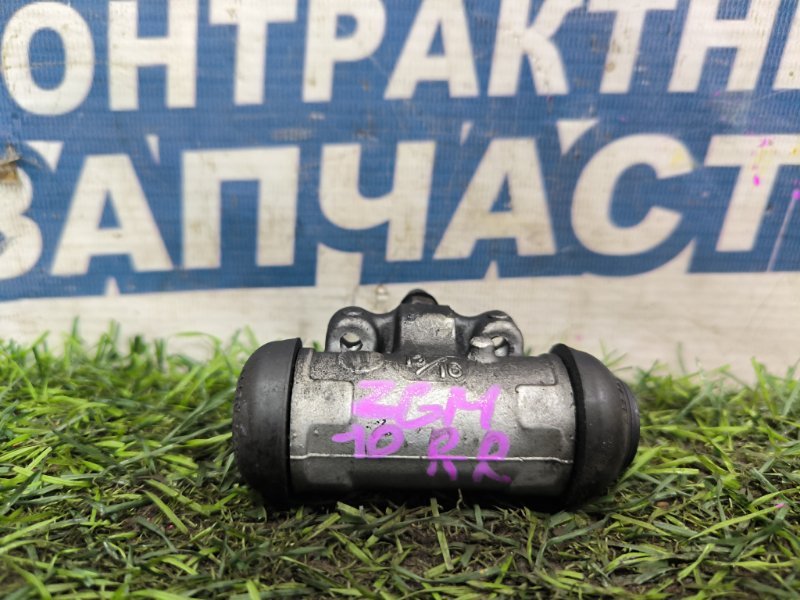 Рабочий тормозной цилиндр TOYOTA ISIS ZGM10 2ZR-FAE задний правый (б/у)