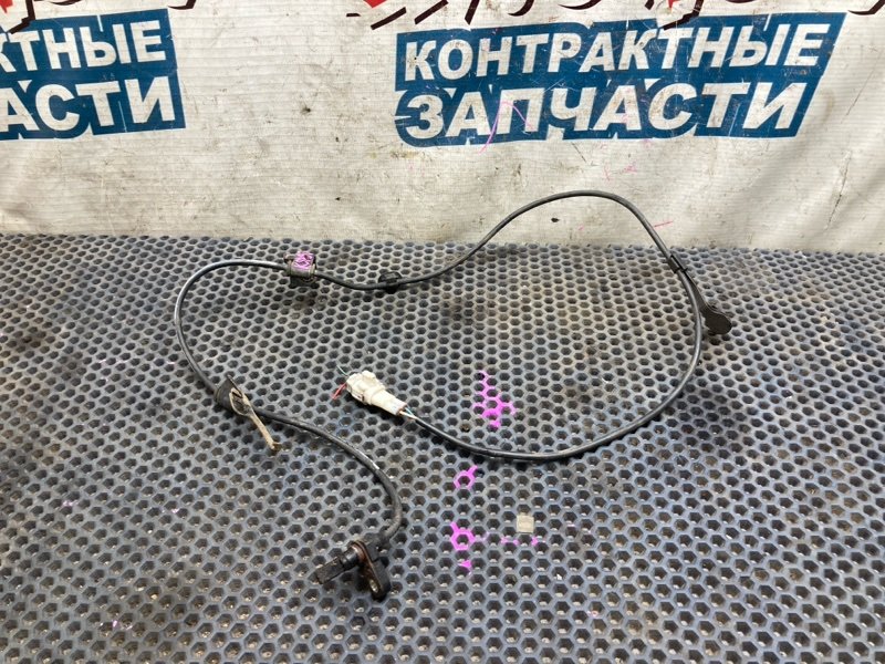 Датчик abs TOYOTA BELTA KSP92 1KR-FE передний левый (б/у)