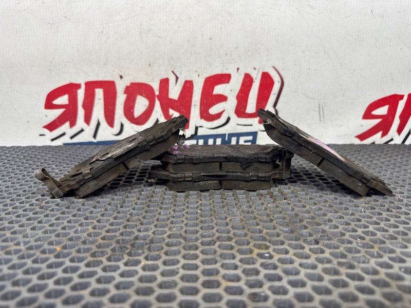 Тормозные колодки NISSAN AD VY11 QG13DE переднее (б/у)