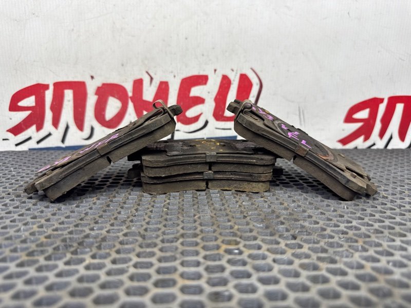 Тормозные колодки MAZDA ATENZA GY3W L3VE 2002 переднее (б/у)