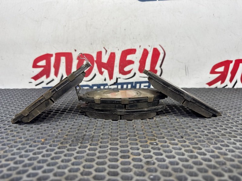 Тормозные колодки NISSAN TEANA J31 VQ23DE 2004 переднее (б/у)