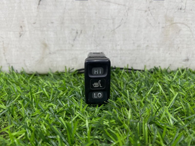 Кнопка обогрева сидений LEXUS LX470 UZJ100 2UZ-FE левая (б/у)