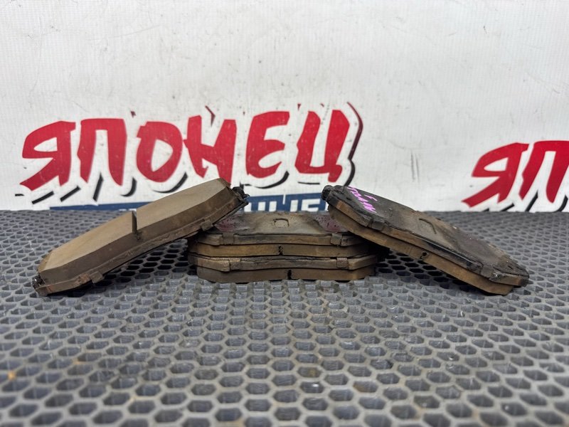 Тормозные колодки SUZUKI ESCUDO TDA4W J24B 2009 переднее (б/у)