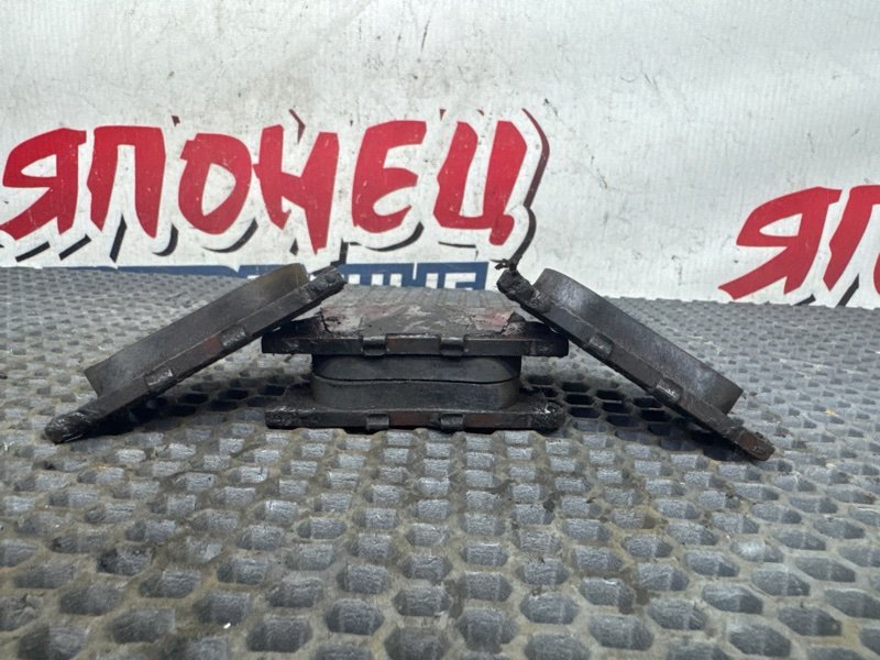 Тормозные колодки TOYOTA CAMRY GRACIA SXV20 5S-FE 1999 заднее (б/у)