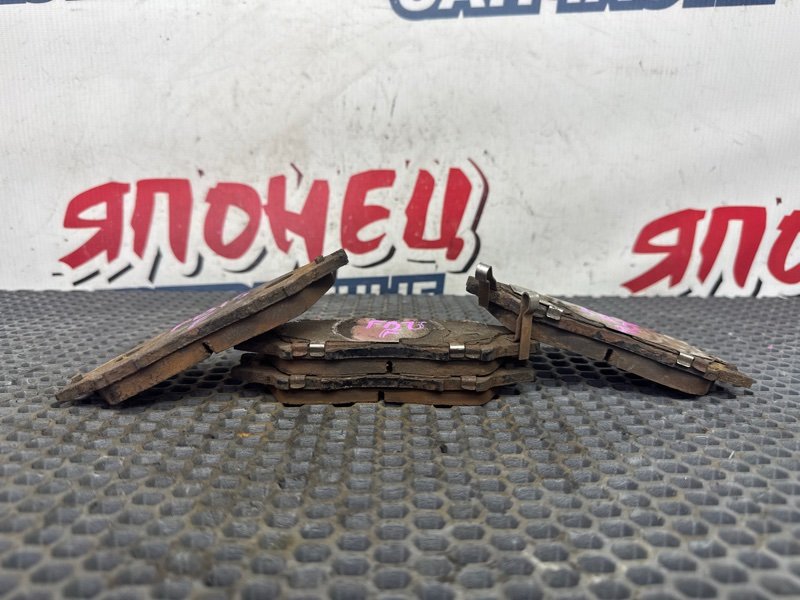 Тормозные колодки NISSAN SUNNY FB15 QG15DE 2000 переднее (б/у)