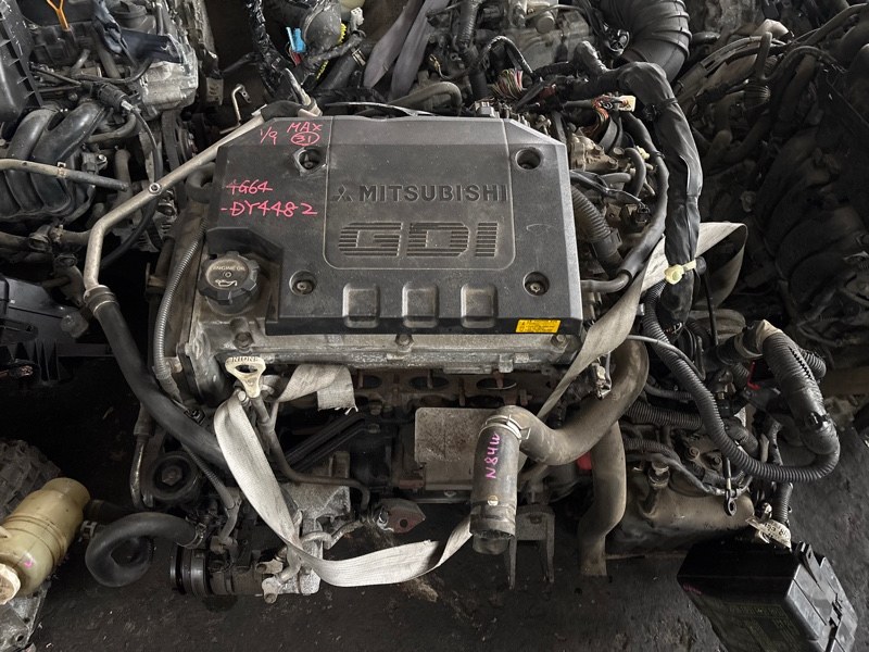 Двигатель MITSUBISHI CHARIOT GRANDIS N84W 4G64 (б/у)