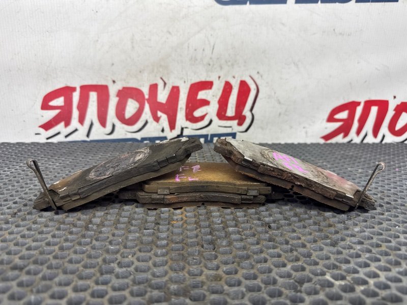 Тормозные колодки HONDA STEPWGN RF1 B20B 2000 переднее (б/у)