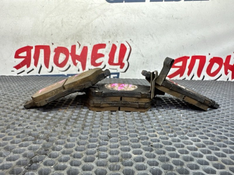 Тормозные колодки HONDA STREAM RN1 D17A 2004 переднее (б/у)