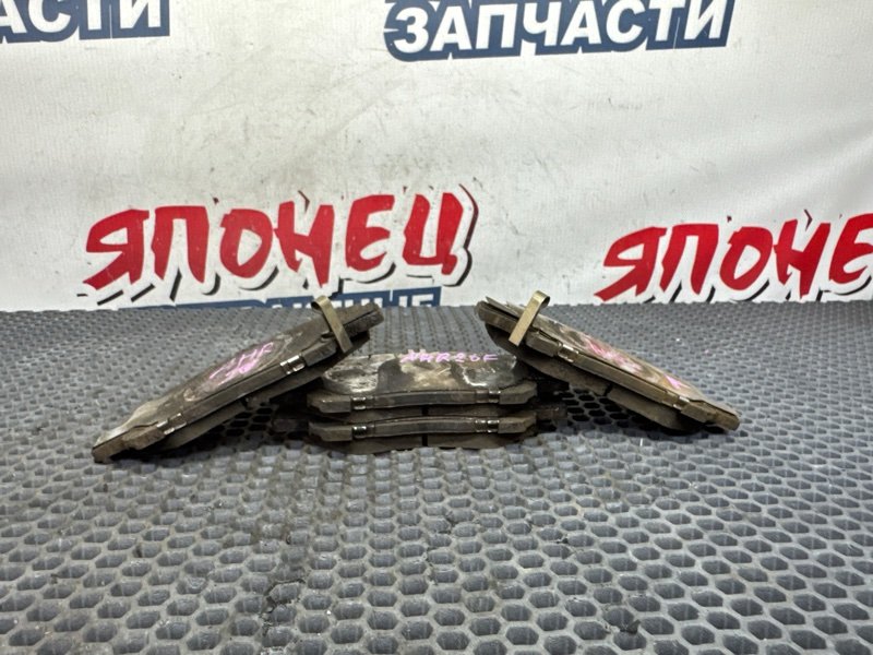 Тормозные колодки TOYOTA ESTIMA AHR20 2AZ-FXE переднее (б/у)