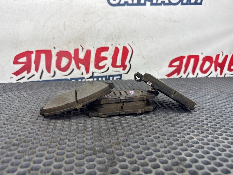 Тормозные колодки TOYOTA VITZ KSP90 1KR-FE 2006 переднее (б/у)