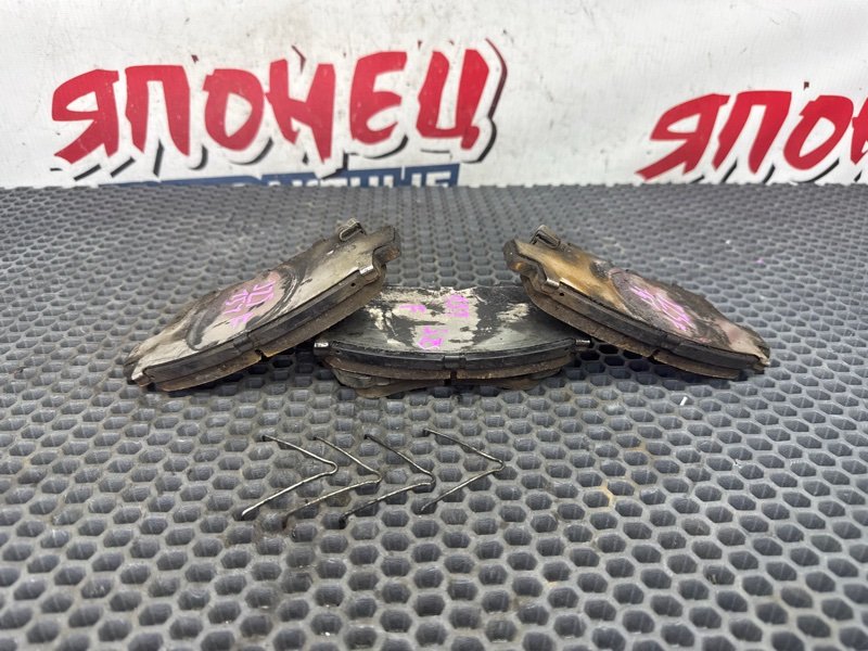 Тормозные колодки TOYOTA CROWN JZS151 1JZ-GE 1999 переднее (б/у)