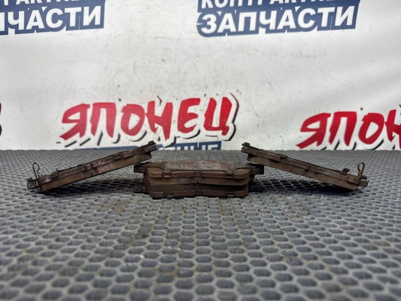 Тормозные колодки TOYOTA CARINA ST215 3S-FE 1999 переднее (б/у)