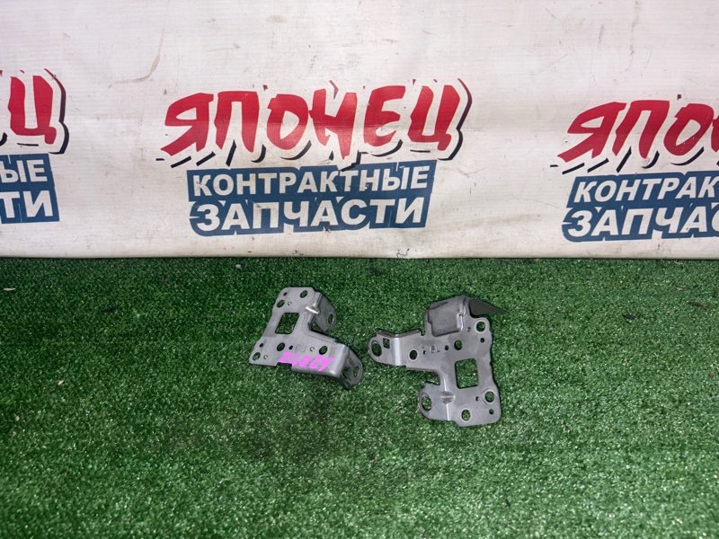 Крепление автомагнитолы TOYOTA WISH ZGE25 2ZR-FAE (б/у)