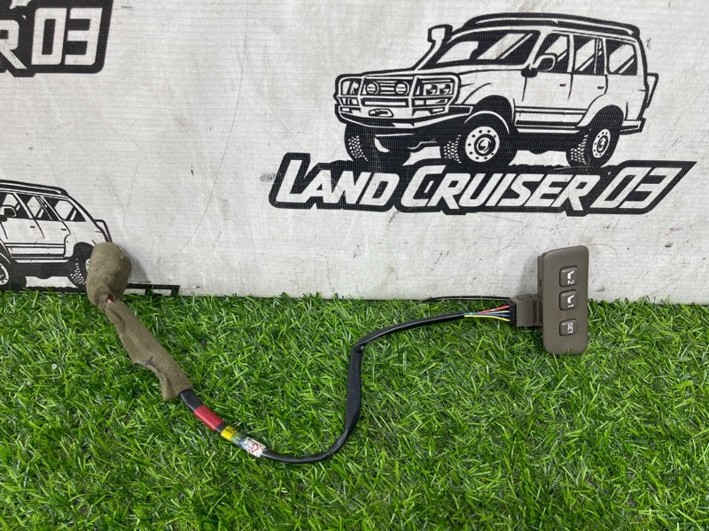 Кнопка памяти сиденья LEXUS LX470 UZJ100 2UZ-FE (б/у)