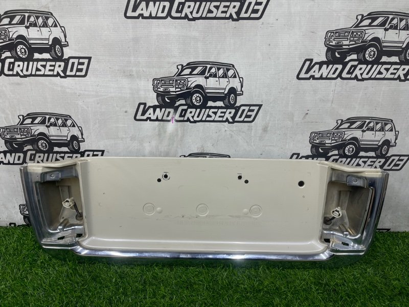 Накладка двери багажника LEXUS LX470 UZJ100 2UZ-FE (б/у)