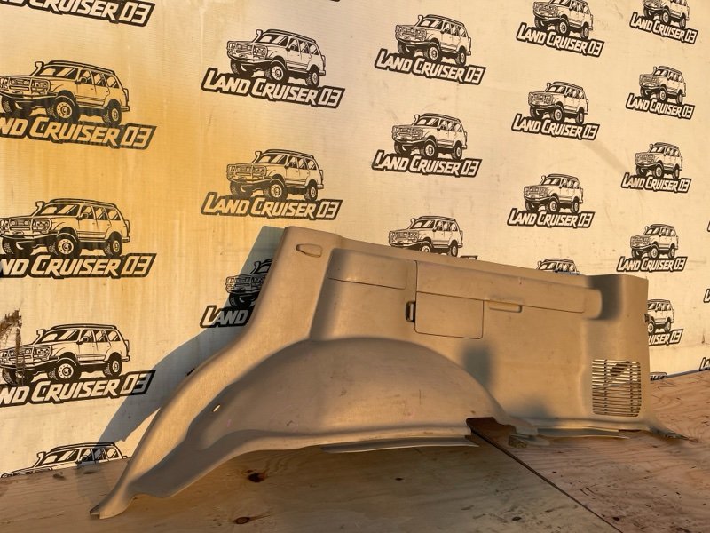 Обшивка багажника LEXUS LX470 UZJ100 2UZ-FE правая (б/у)