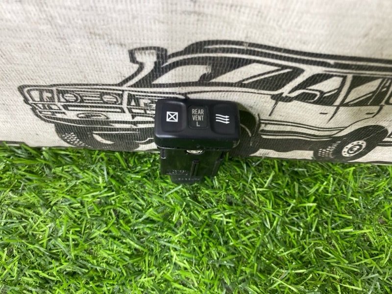 Кнопка включения заднего отопителя LEXUS LX470 UZJ100 2UZ-FE (б/у)