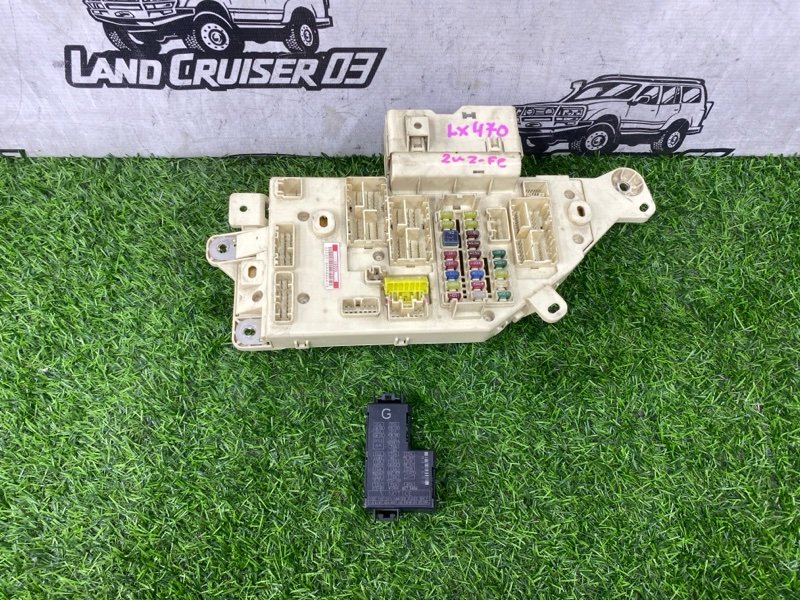 Блок предохранителей салона LEXUS LX470 UZJ100 2UZ-FE (б/у)