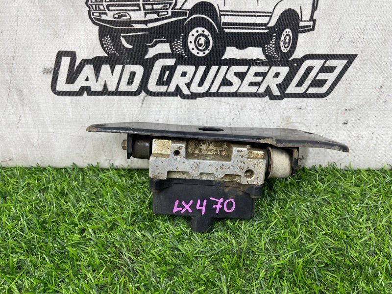 Блок клапанов гидроподвески LEXUS LX470 UZJ100 2UZ-FE (б/у)