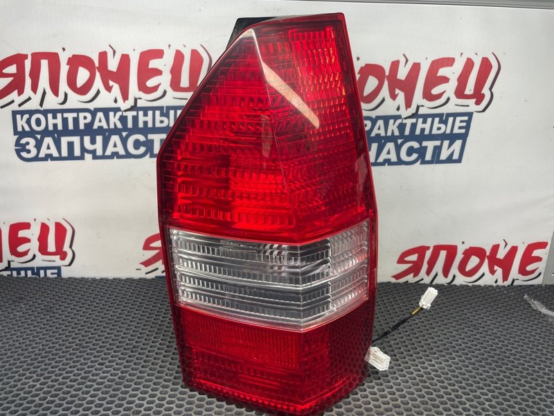 Стоп-сигнал MITSUBISHI CHARIOT GRANDIS N84W 4G64 2002 правый (б/у)