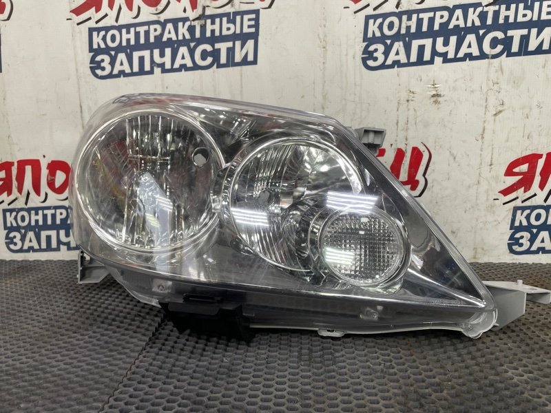 Фара TOYOTA FORTUNER TGN51L 2TR-FE 2011 правая