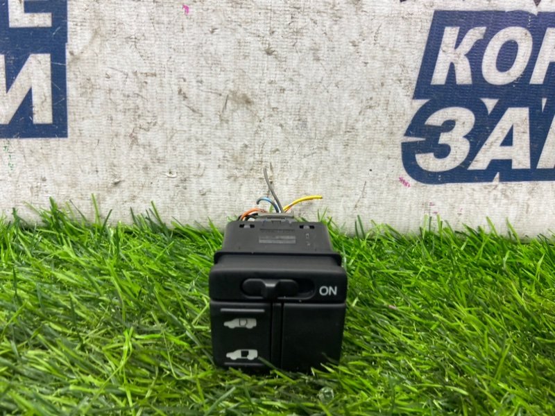 КНОПКА ОТКРЫВАНИЯ ДВЕРИ HONDA FREED GB3 L15A задняя левая (б/у)