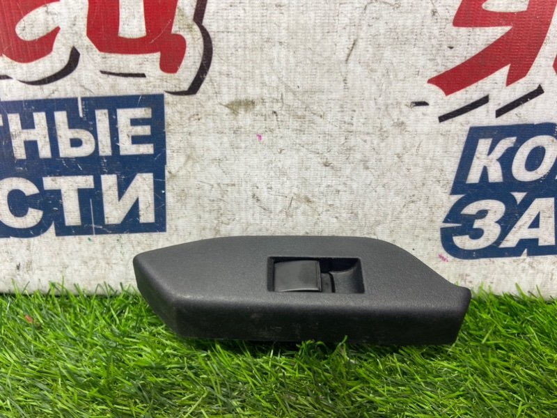 Кнопка стеклоподъемника MITSUBISHI DELICA D:5 CV5W 4B12 задняя левая (б/у)
