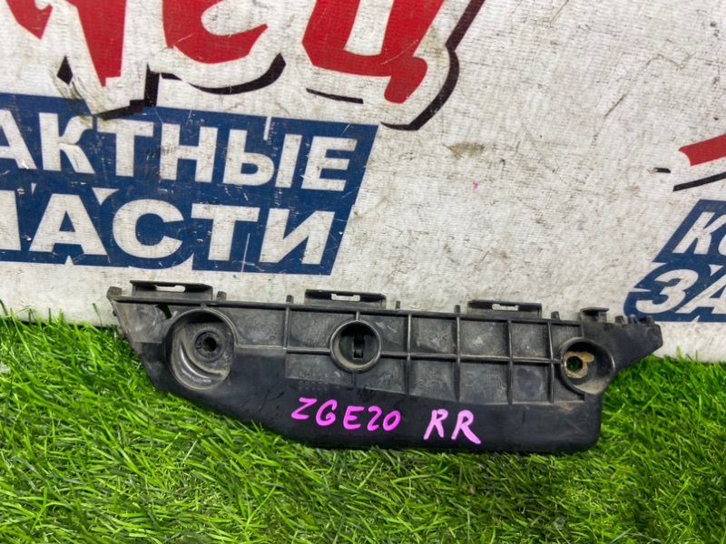 Крепление бампера TOYOTA WISH ZGE20 2ZR-FAE переднее правое (б/у)