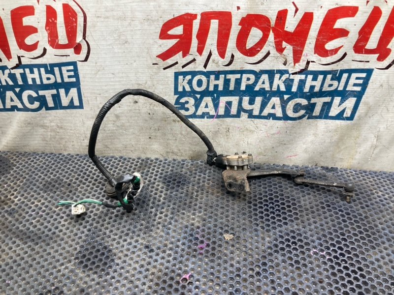 Датчик высоты дорожного просвета TOYOTA WISH ZNE10 1ZZ-FE (б/у)