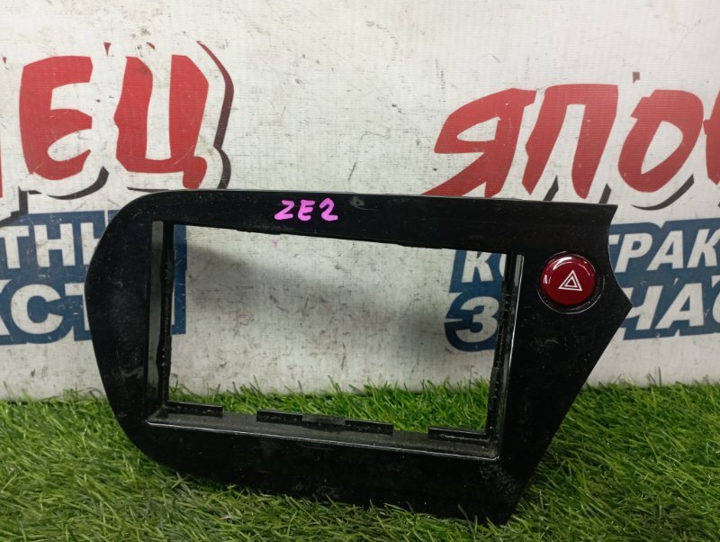 Консоль магнитофона HONDA INSIGHT ZE2 LDA (б/у)