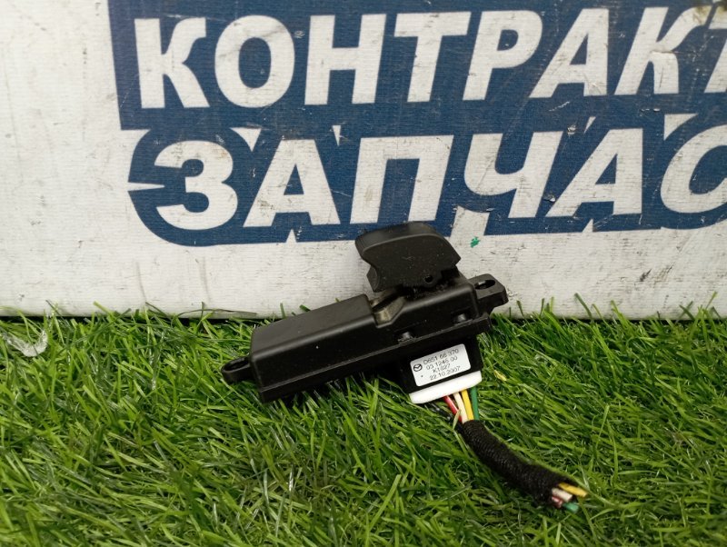 Кнопка стеклоподъемника MAZDA DEMIO DE3AS ZJVE задняя левая (б/у)