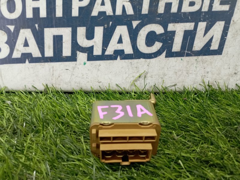 Реле топливного насоса MITSUBISHI DIAMANTE F31A 6G73 (б/у)